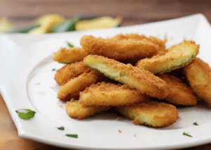 Rondelles de courgettes panées et sauce fraîche au yaourt